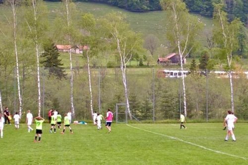 スイスの子どもサッカークラブの練習風景
