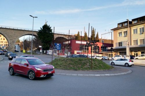 スイスの「環状交差点」ラウンドアバウト(Roundabout)